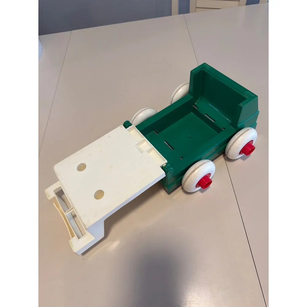 Vintage Johnson & Johnson Pull Truck Toy‎ Stacking Rings Shapes Green White